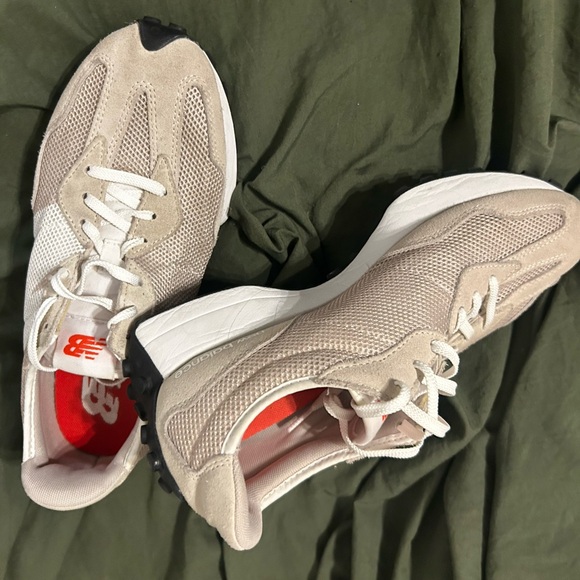 New Balance Beige Sneakers - Picture 2 of 4